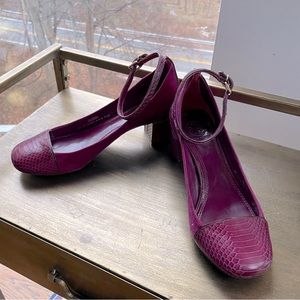 Tory Burch fuscia suede & alligator ankle strap size 7.5M pumps